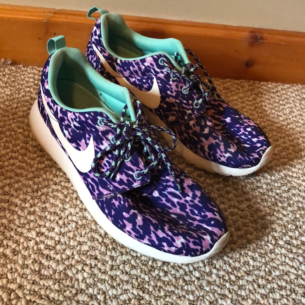 Nike roshe shoes